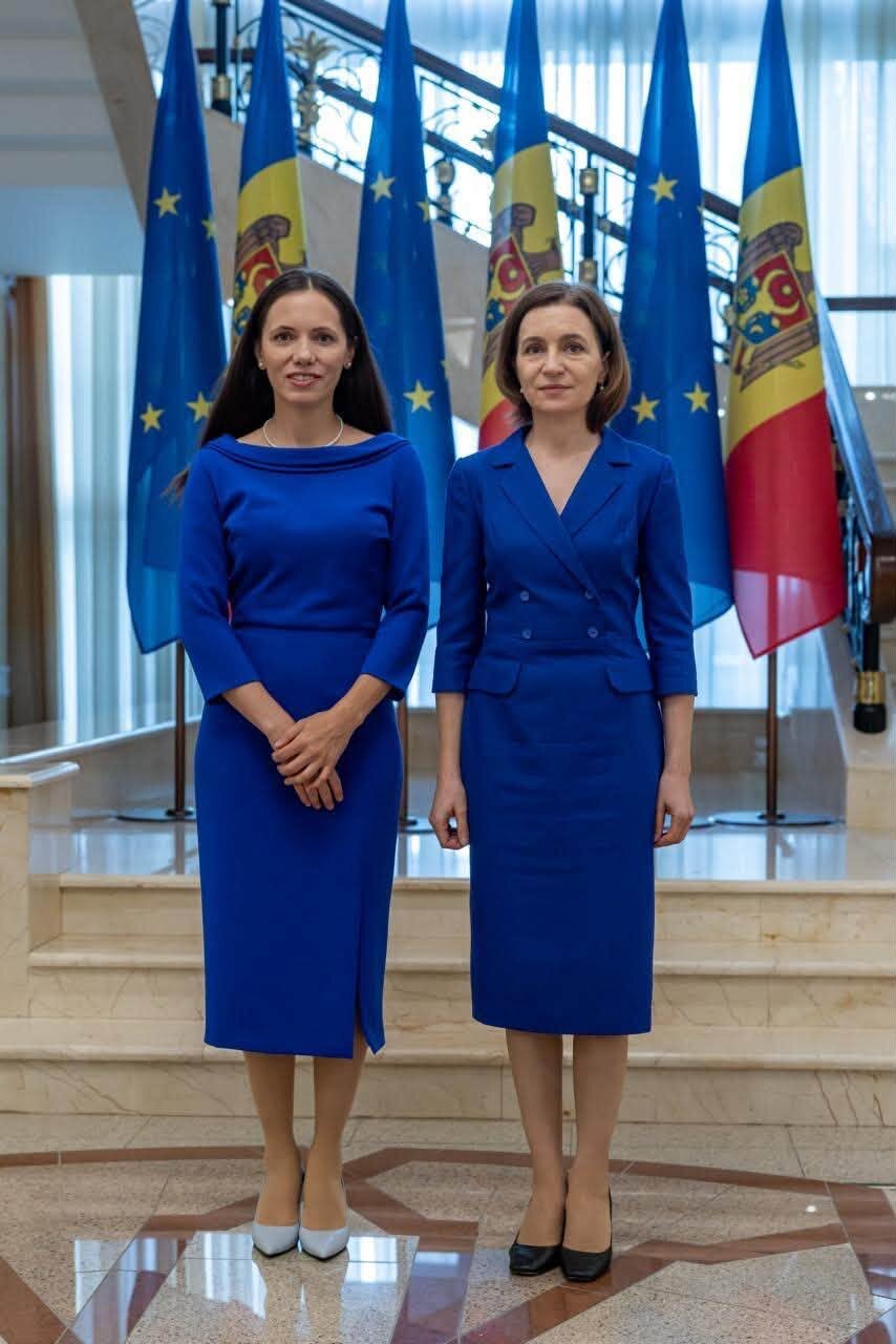 luminita arhire maia mirabela surorile sisters 6a9d6b6c87498