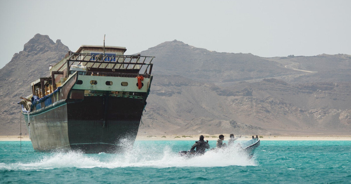 rebelii houthi preiau controlul intregii coaste a yemenului la marea rosie si interzic accesul navelor saudite in bab el mandeb 6aa42d3ea4c8f