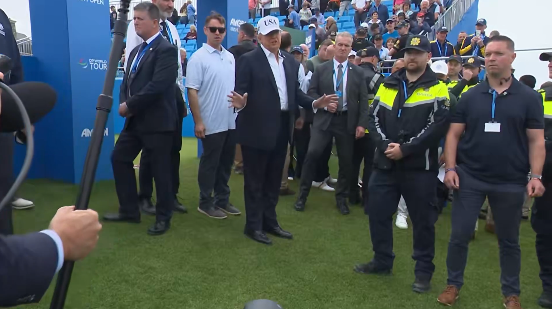 trump ii cere lui zelenski sa opreasca atacurile asupra rafinariilor rusesti pe care le considera responsabile pentru scumpirea motorinei kievul ezita sa confirme acordul in timp ce moscova anunta 6aa8ed75d277e