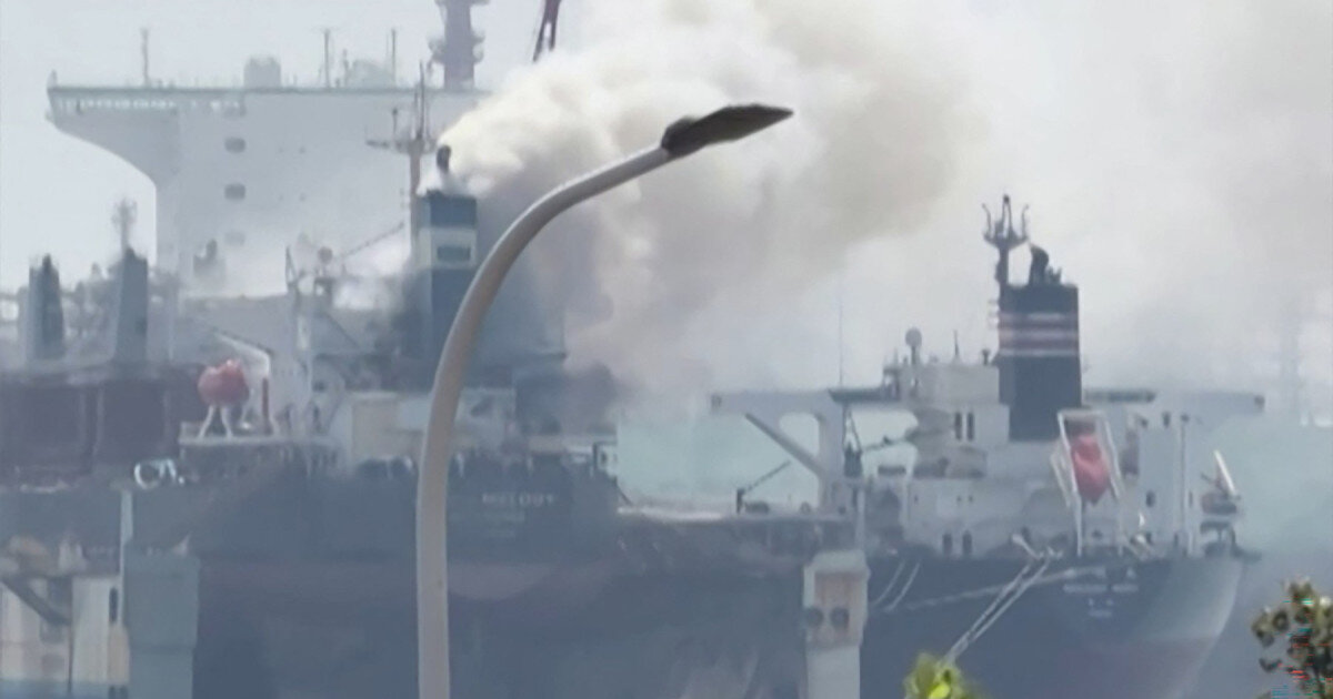 video incendiu devastator pe o nava aflata la reparatii in china 25 de morti ce se stie despre tragedia de pe ocean melody 6aa2b1bc85ad7